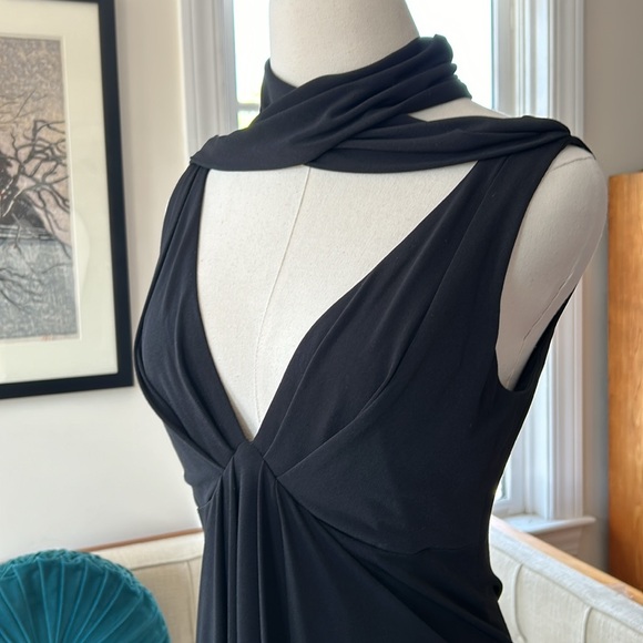 Gifted 💝 Sexy LBD - Picture 4 of 7